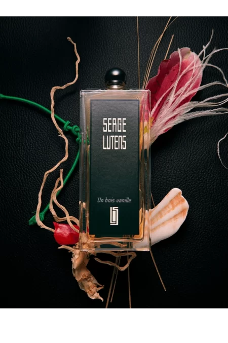 Un Bois Vanille (Serge Lutens) 1